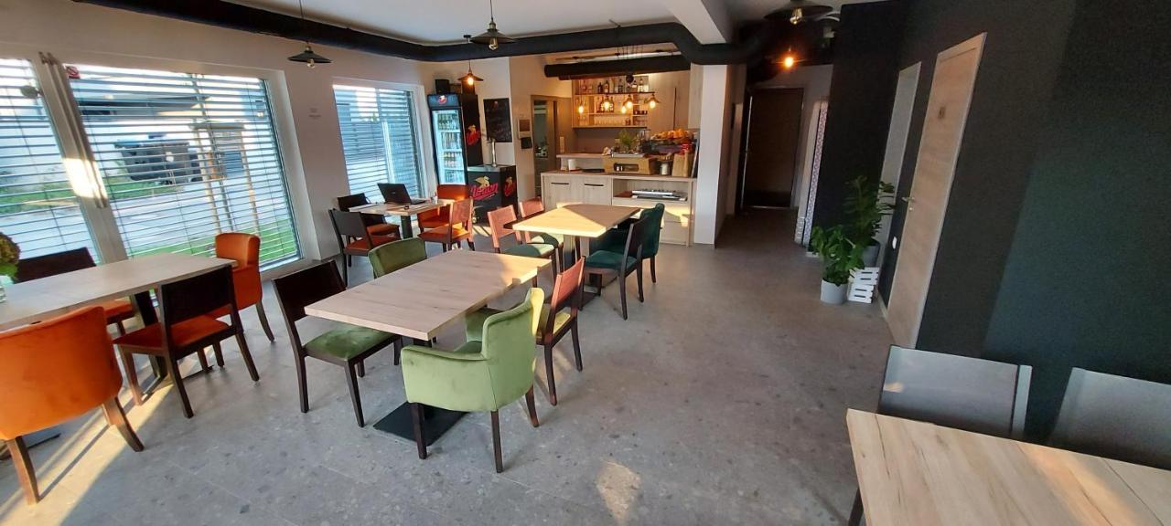 Bed & Breakfast Rezidenca Pipanova Любляна Екстериор снимка