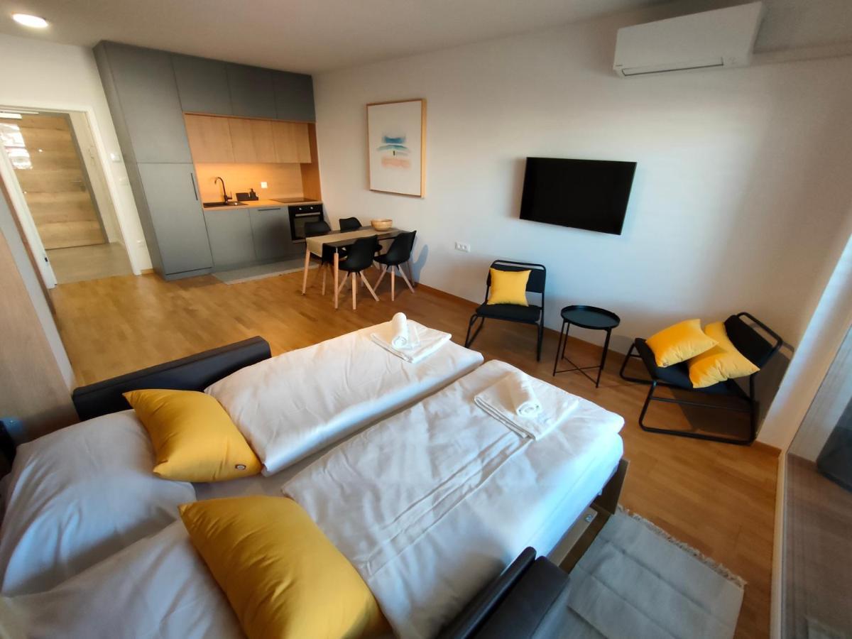 Bed & Breakfast Rezidenca Pipanova Любляна Екстериор снимка