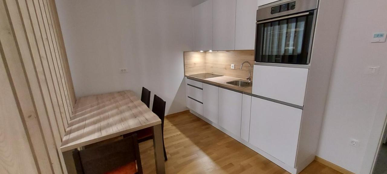 Bed & Breakfast Rezidenca Pipanova Любляна Екстериор снимка