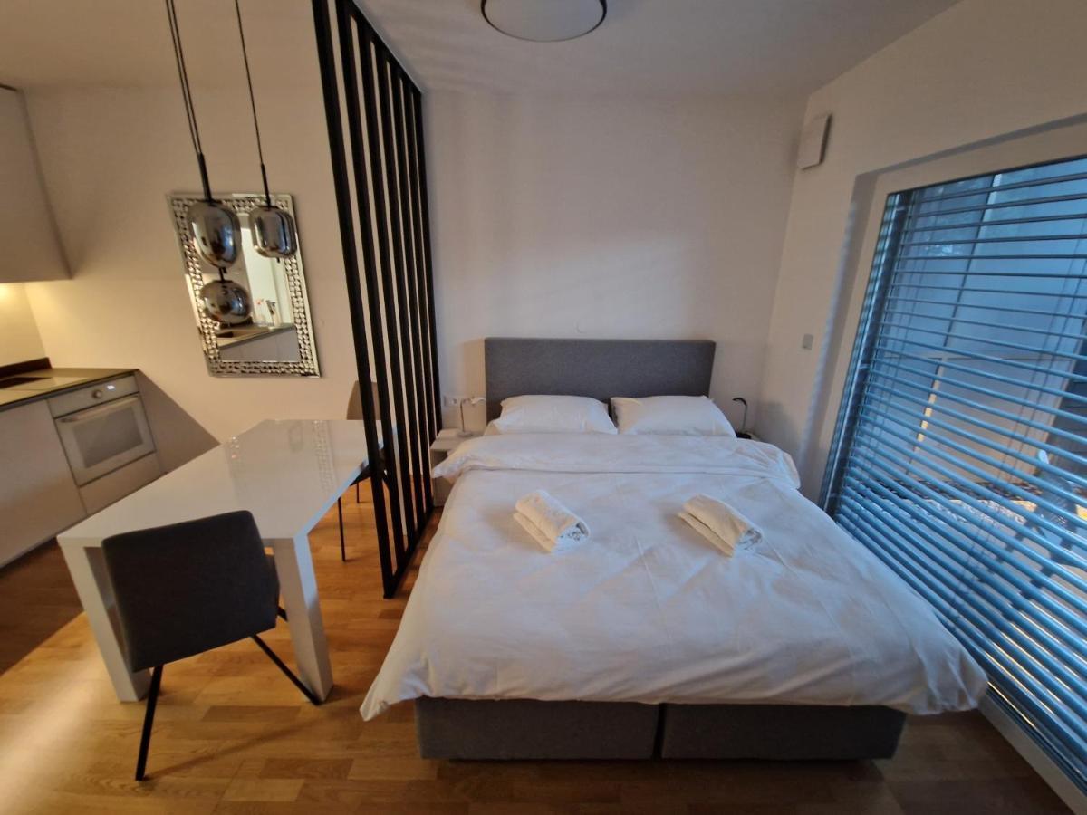 Bed & Breakfast Rezidenca Pipanova Любляна Екстериор снимка