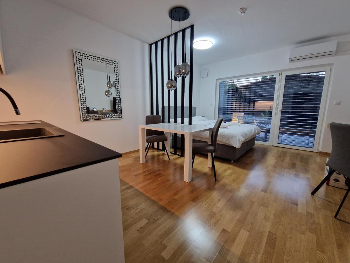 Bed & Breakfast Rezidenca Pipanova Любляна Екстериор снимка