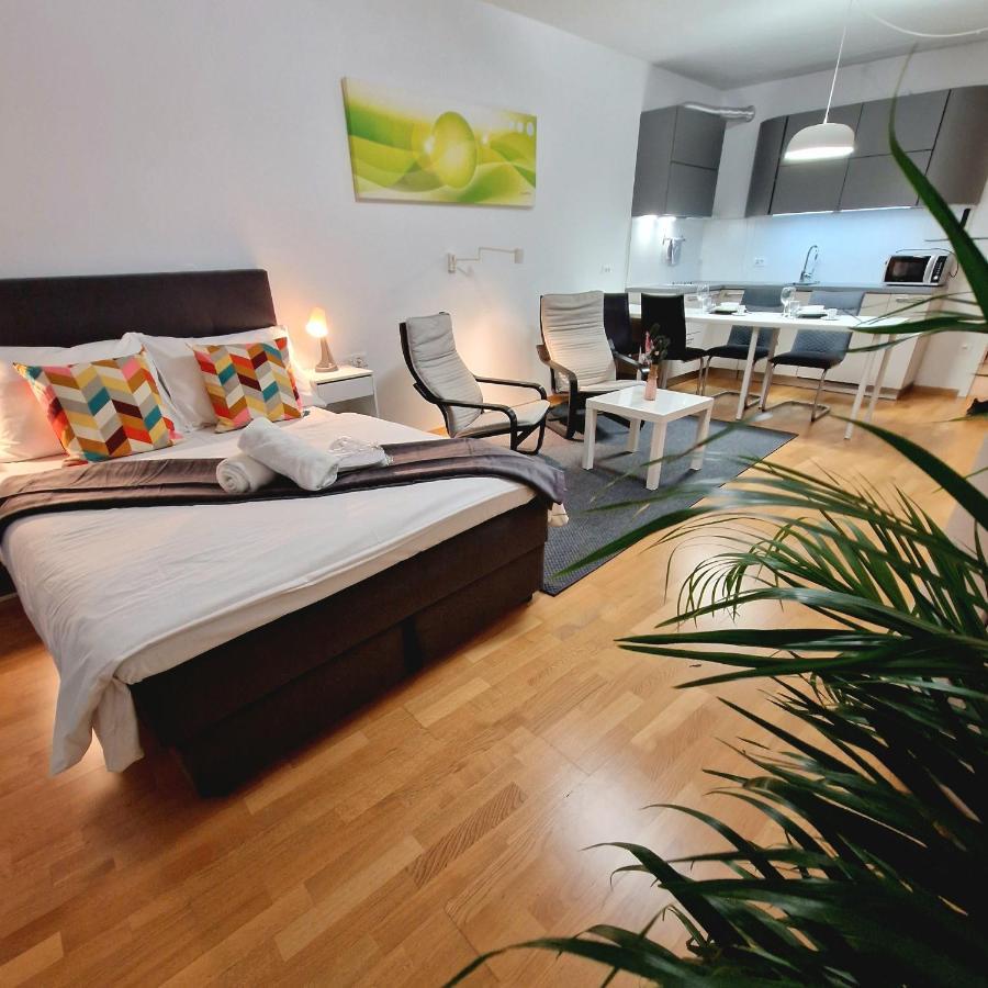 Bed & Breakfast Rezidenca Pipanova Любляна Екстериор снимка